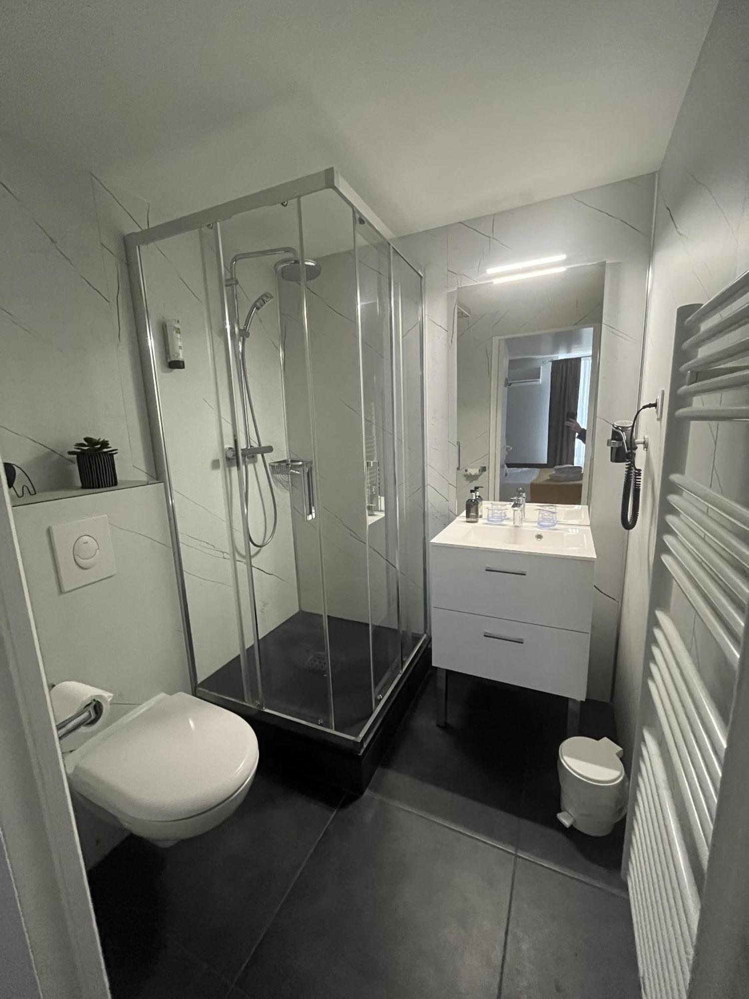 Hotel Logis Le Marronnier Buffon Exterior foto